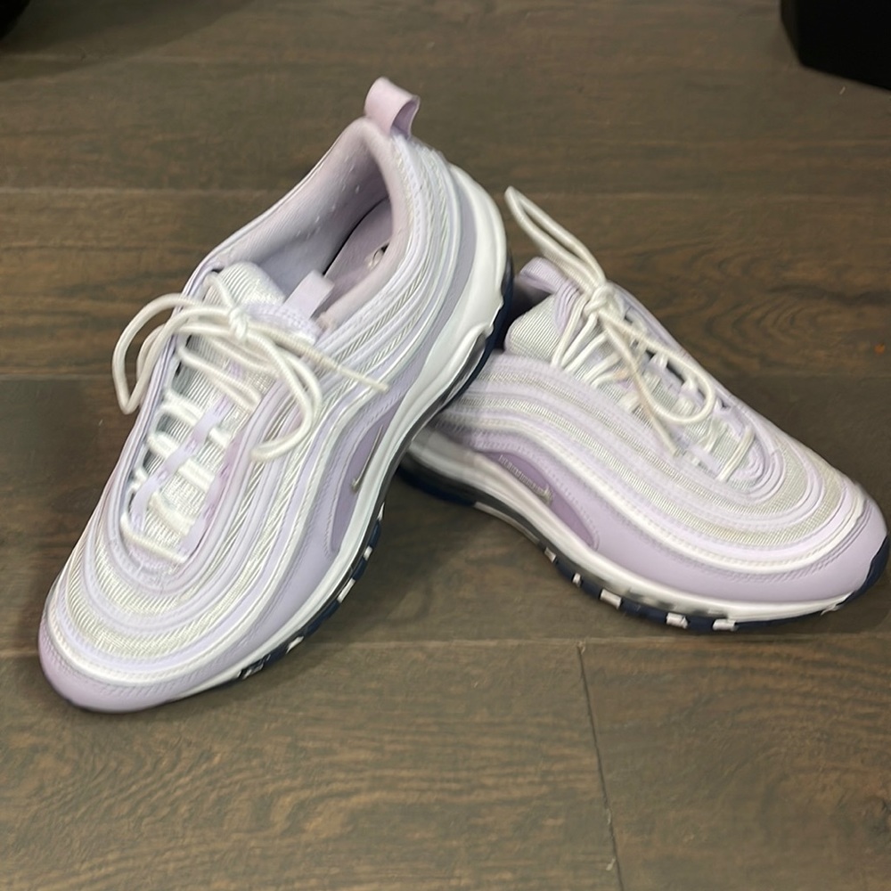 Nike Big Boys Air Max Sneaker.